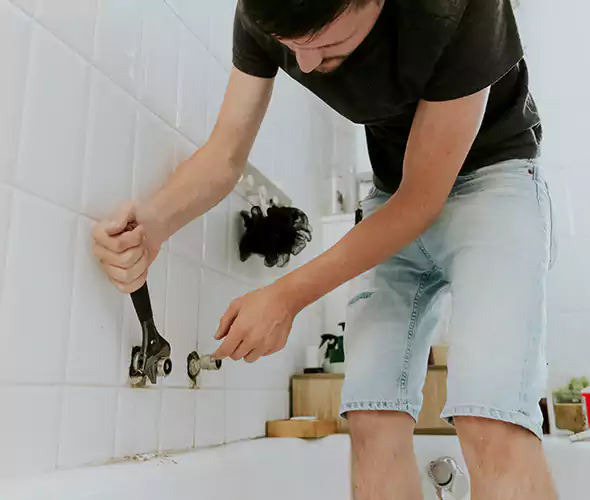 Affordable Bathtub Faucet Replacement in Green: Choose Experienced Local Technicians