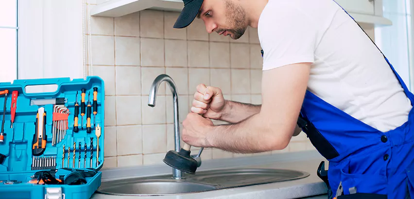 Emergency Plumber in Green