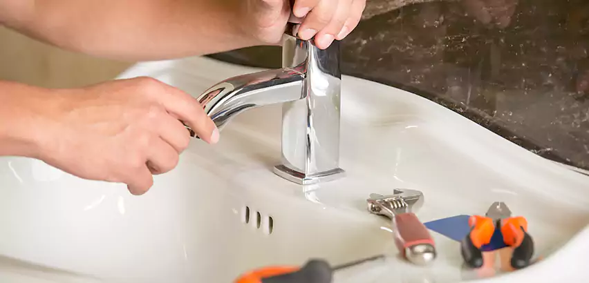 Bathtub Faucet Replacement in Green
